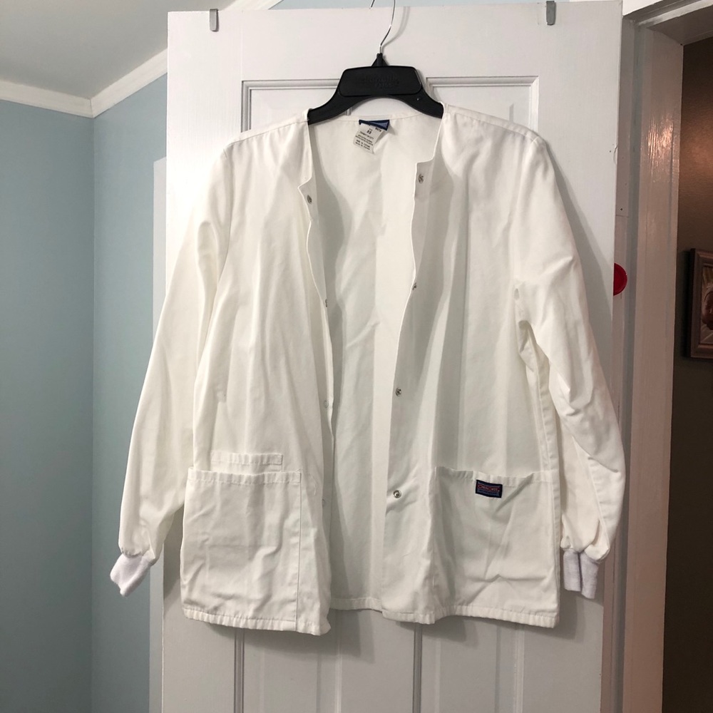 Cherokee scrub jacket size small